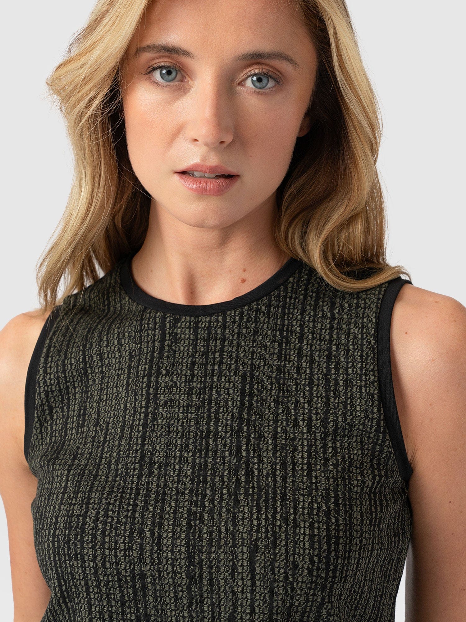 Keller Vest Green Texture - Women's Vests | Saint and Sofia® UK