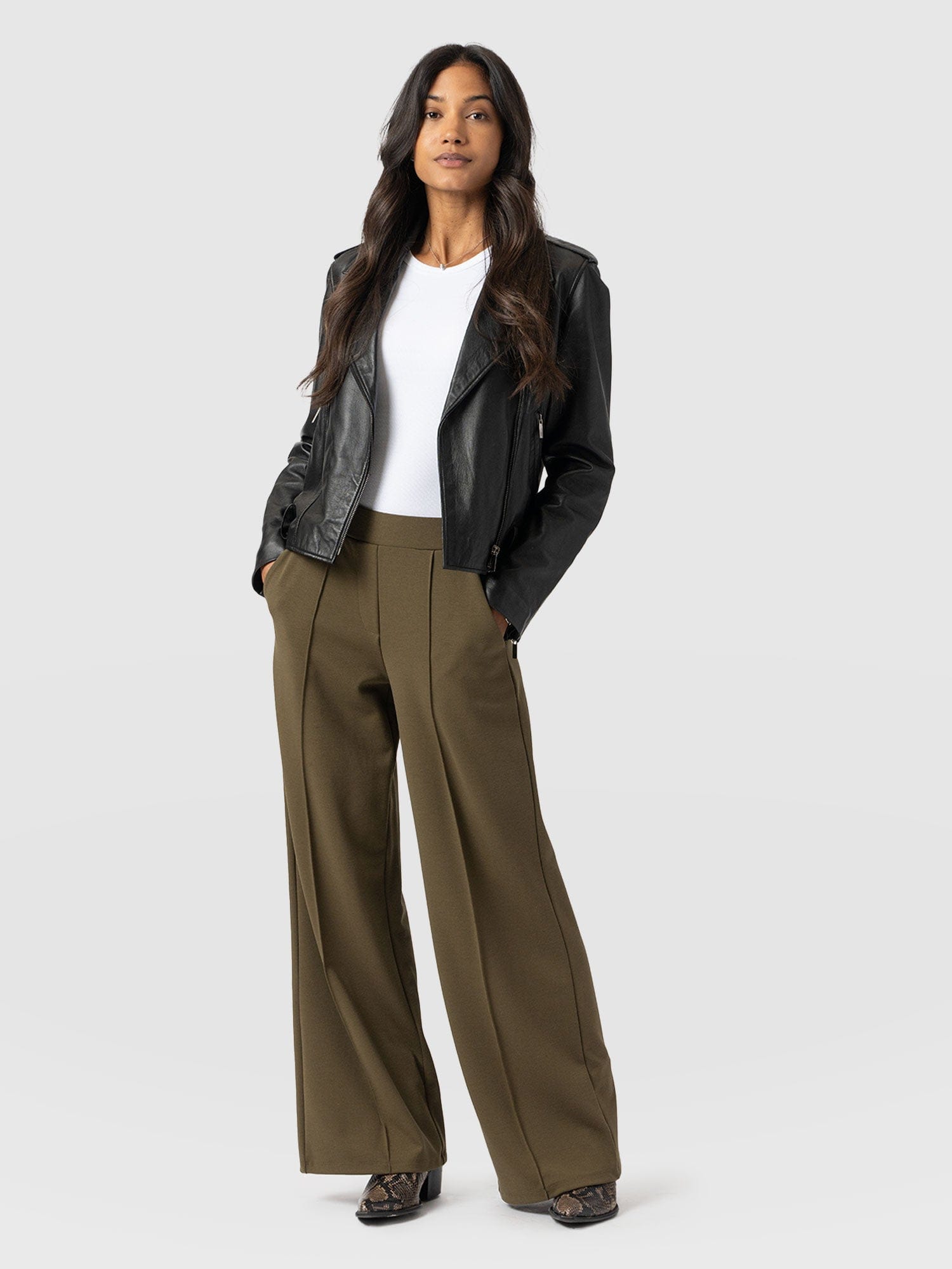 Keller Wide Leg Pant Khaki - Women's Trousers | Saint + Sofia® UK