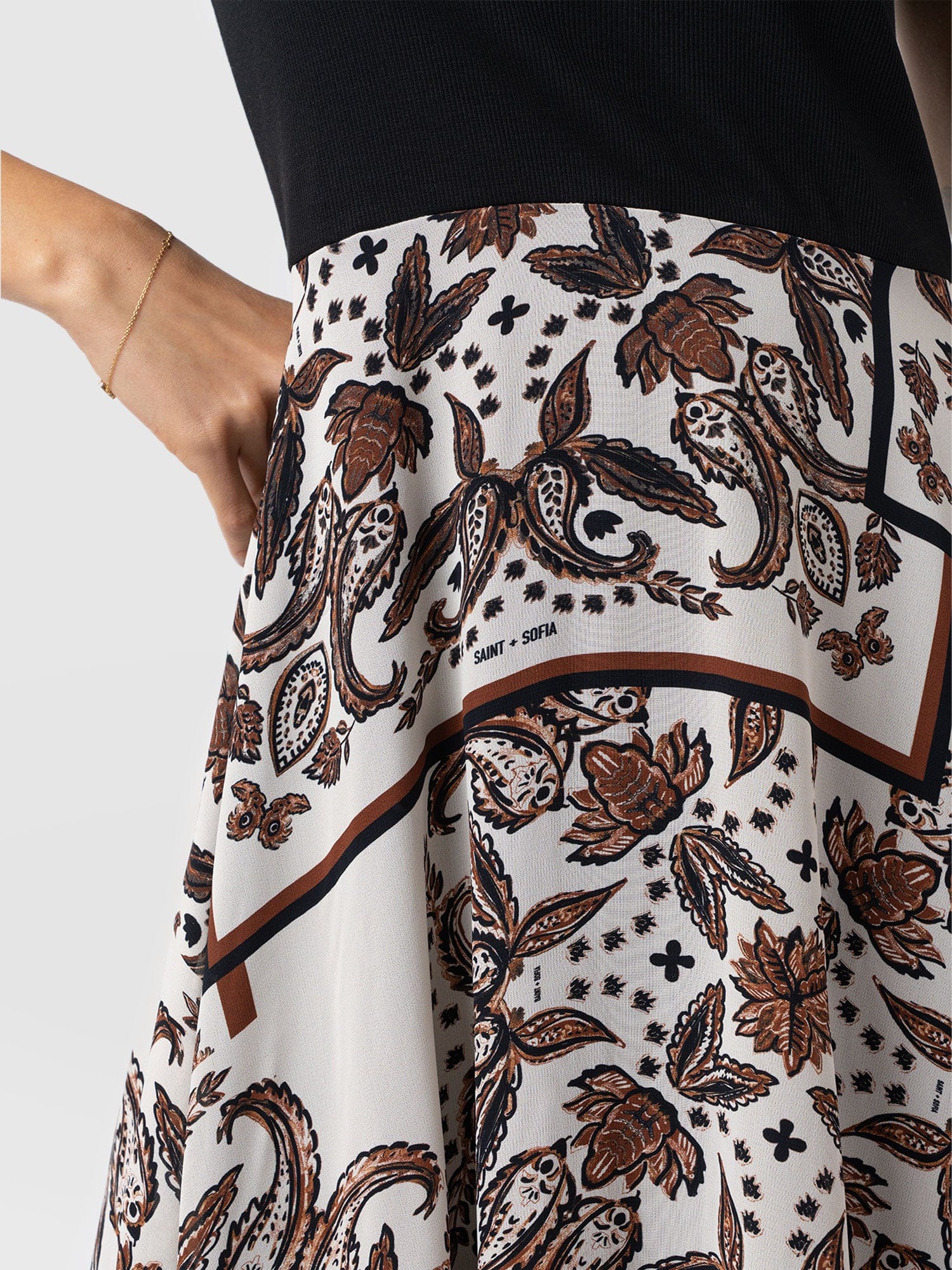 Lila Hanky Hem Dress - Cream Paisley