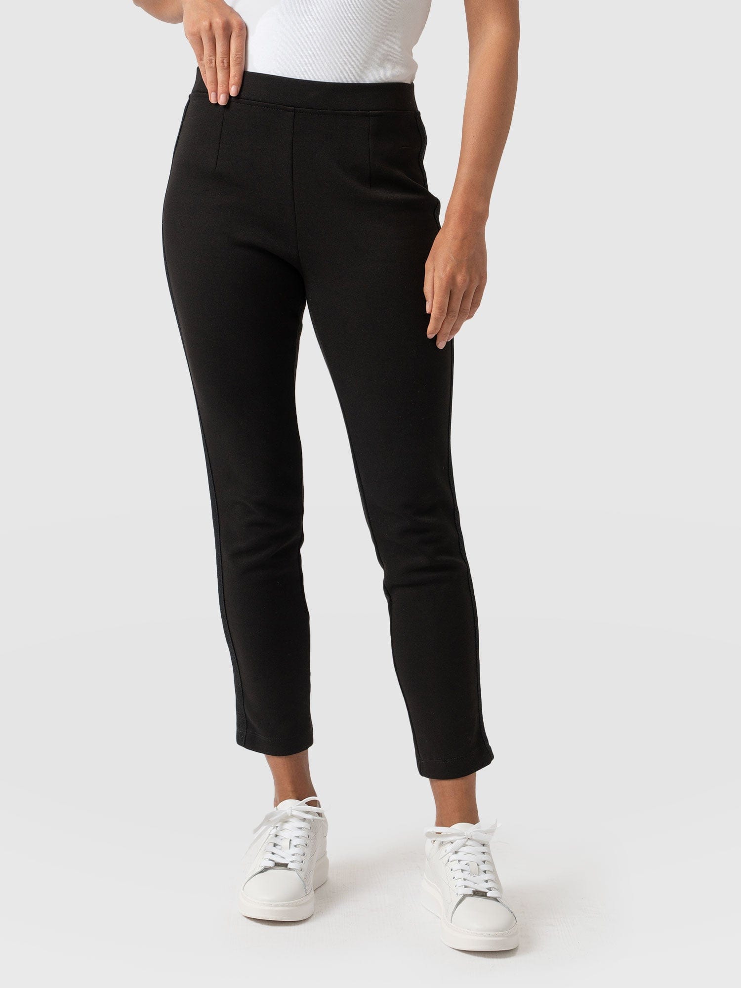 Marlow Tapered Pant Black - Women's Trousers | Saint + Sofia® UK