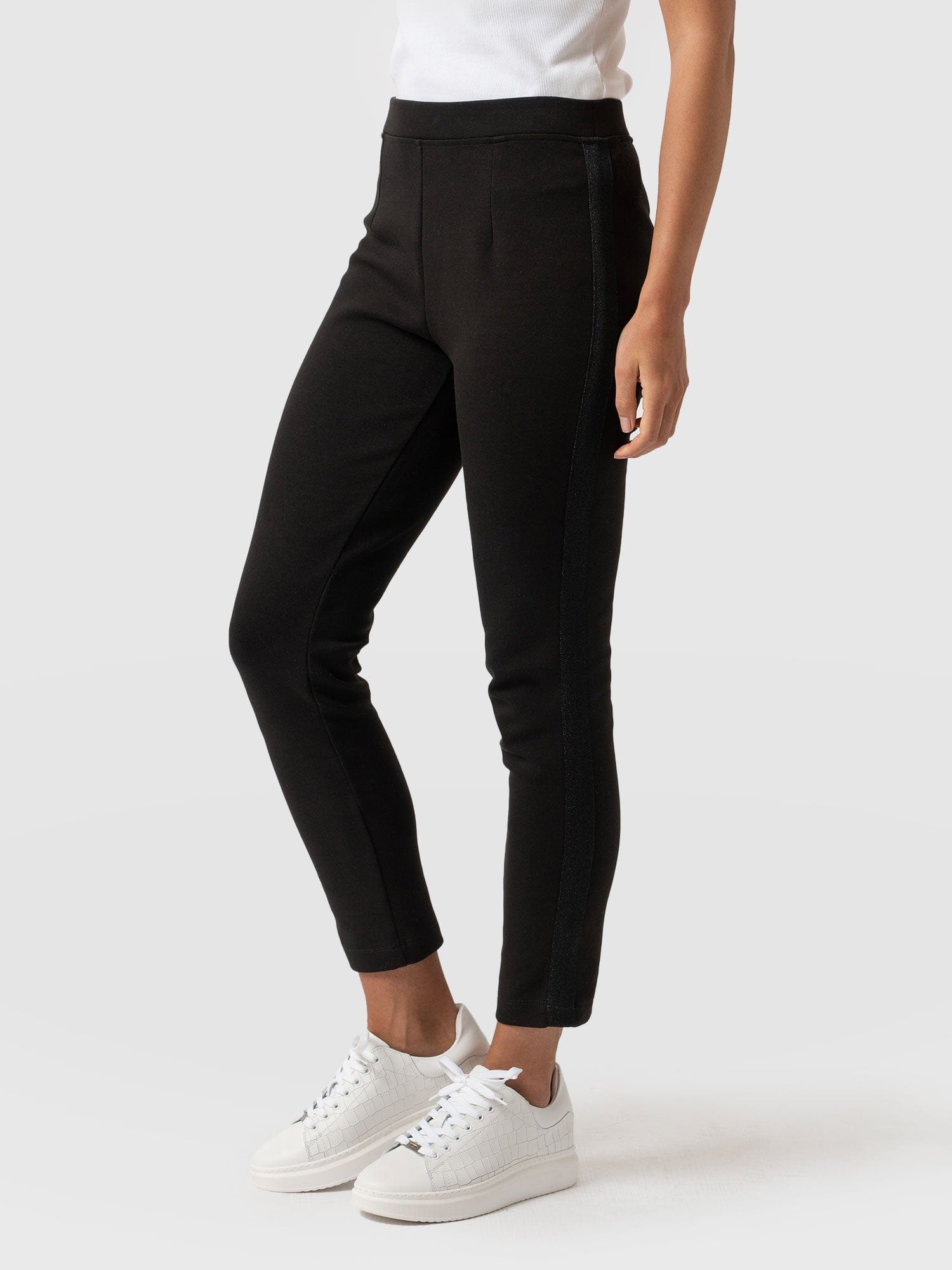Marlow Tapered Pant Black - Women's Trousers | Saint + Sofia® UK