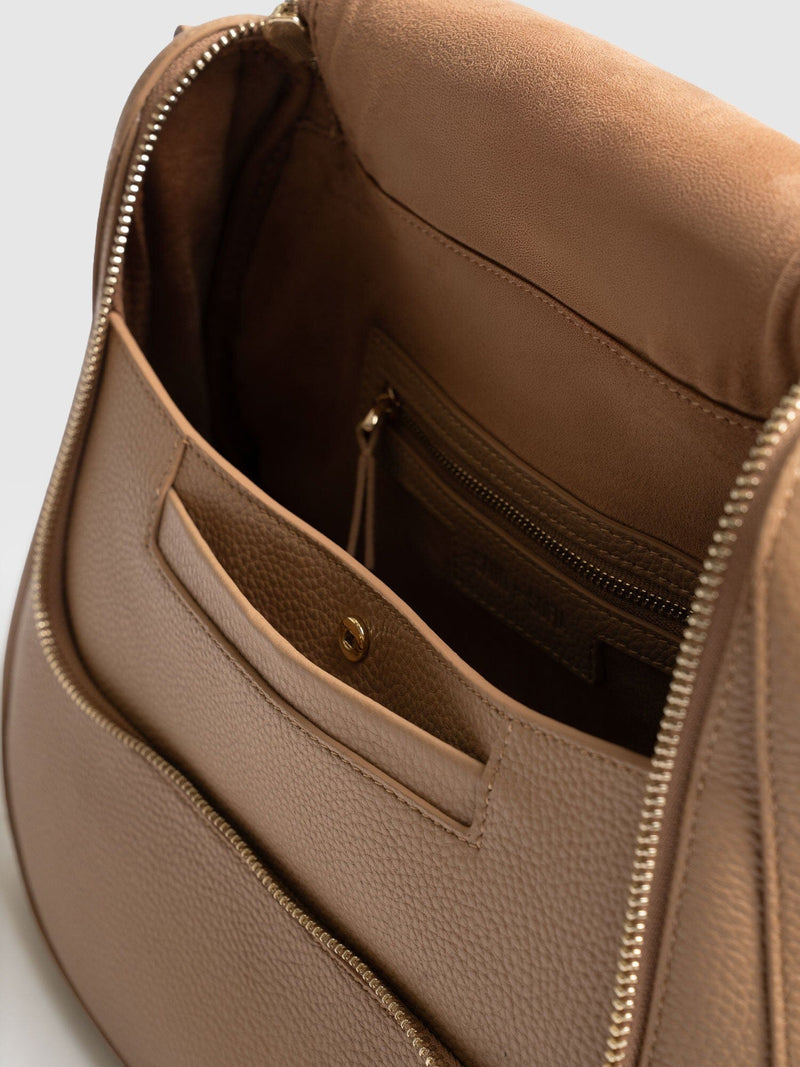 Marlowe Messenger Bag - Caramel - Women's Handbags | Saint + Sofia® UK