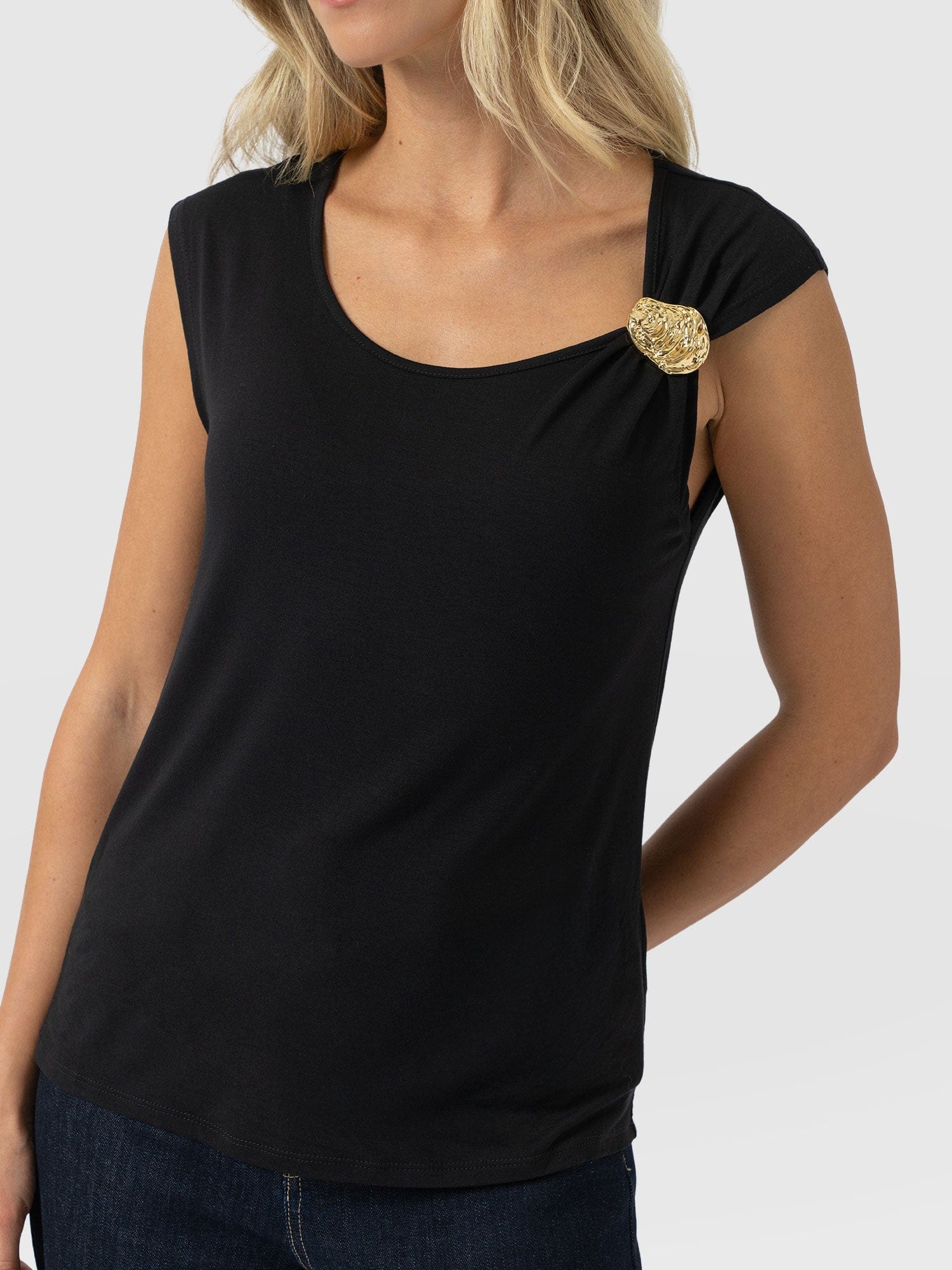Mia Asymmetric Tee - Black - Women's T-shirts | Saint + Sofia® UK