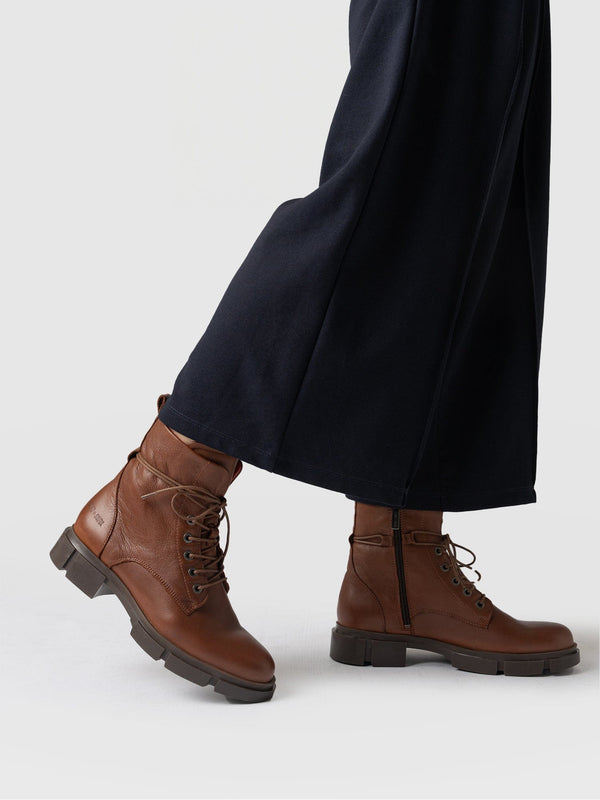 Noho Boot - Brown