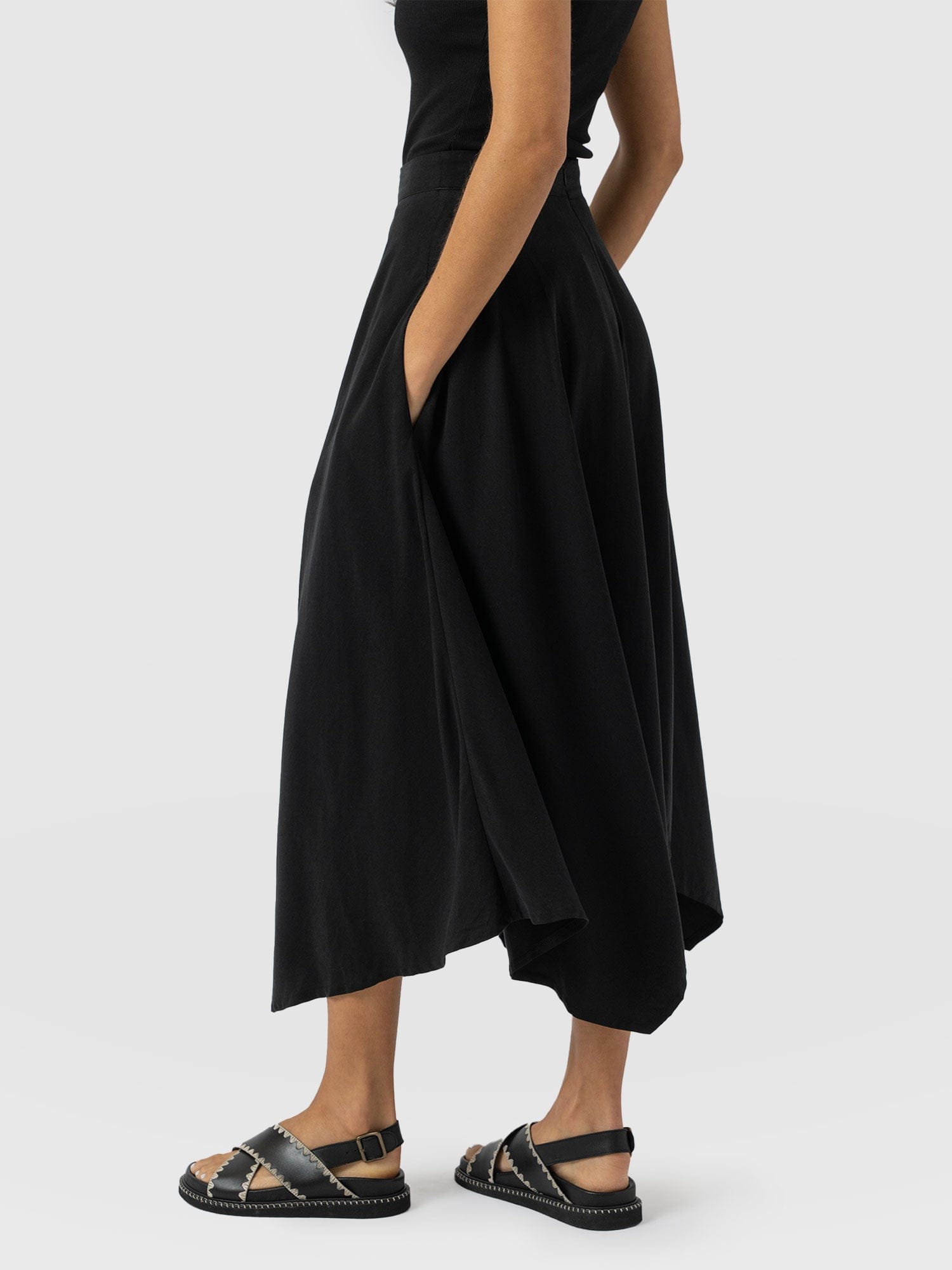 Noho Skirt Black - Women's Skirts | Saint and Sofia® UK