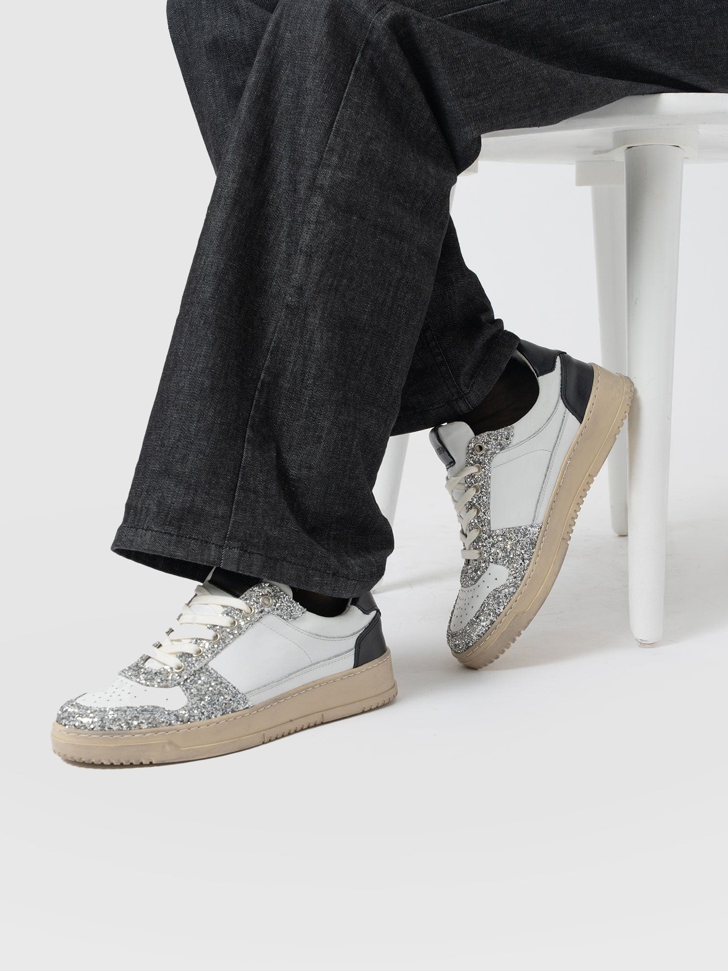 Onyx Trainer - White/Black