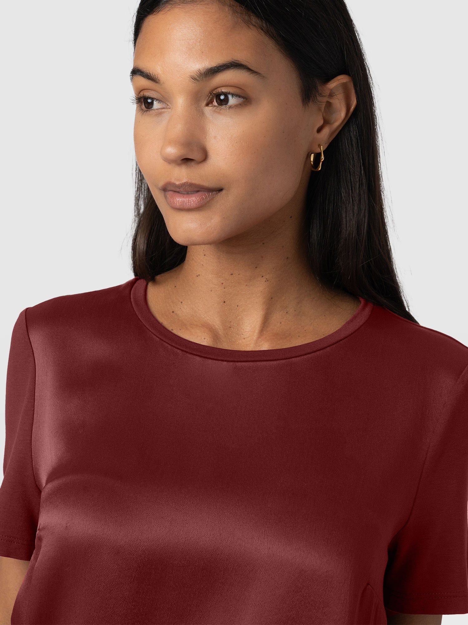 Rayner Contrast Tee Maroon - Women's T-Shirts | Saint and Sofia® UK