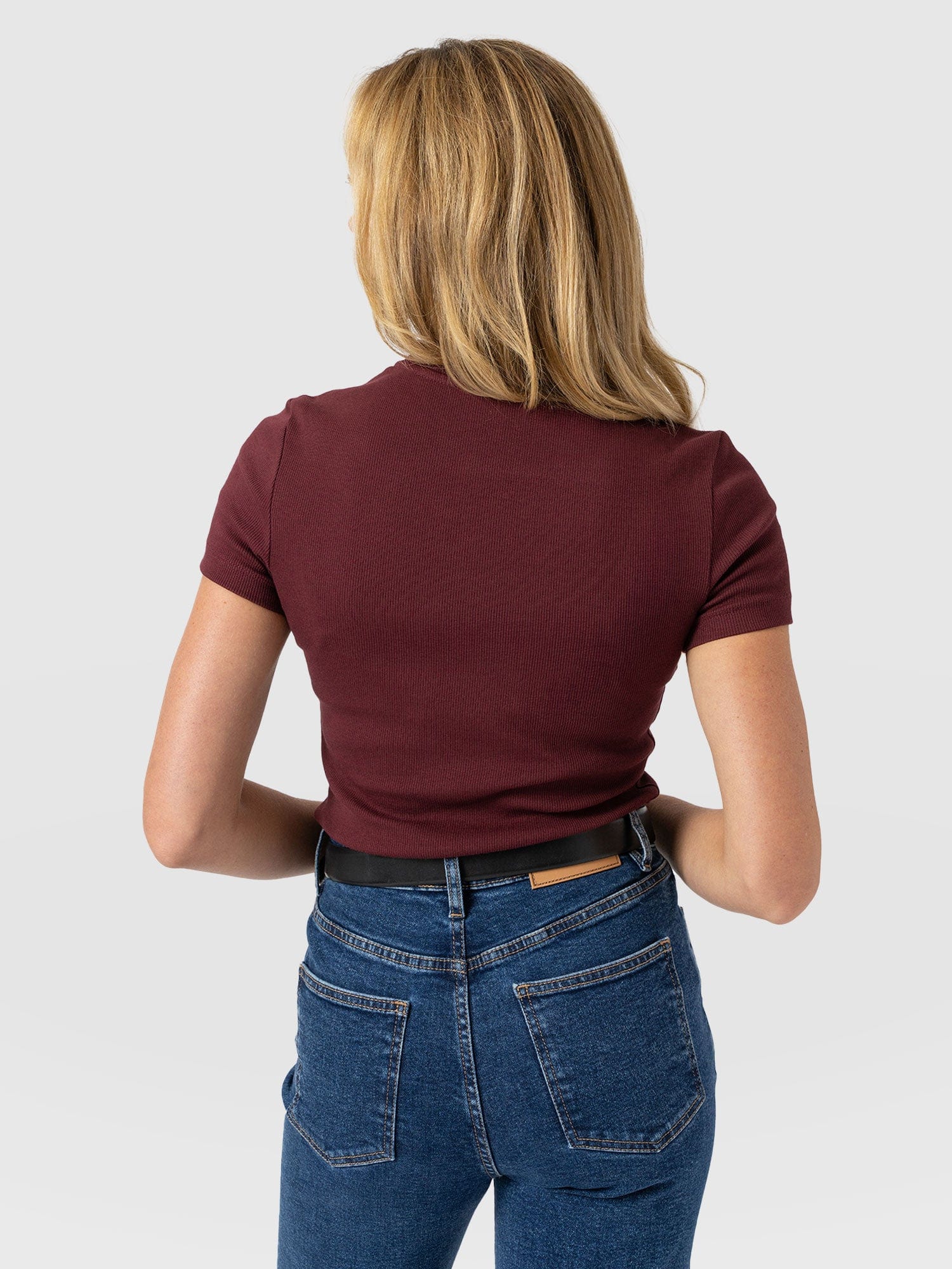 Ribbed Short Sleeve Tee - Burgundy - Women's T-shirts | Saint + Sofia® UK