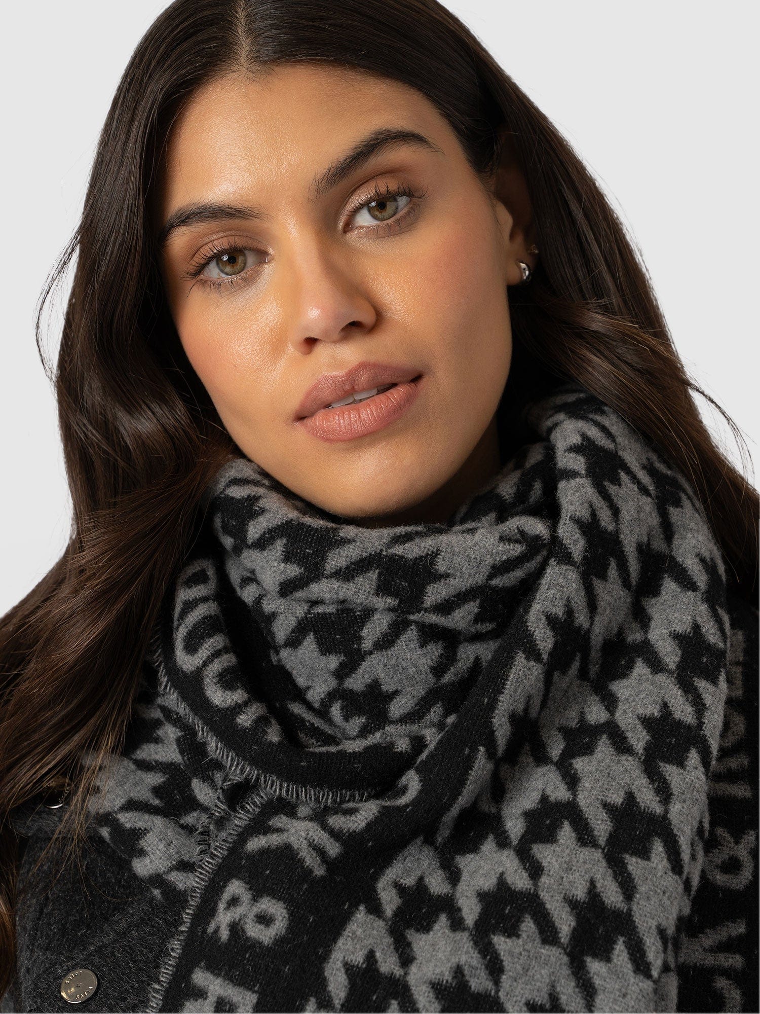 Rock Houndstooth Scarf Black/Grey - Women's Scarves | Saint + Sofia® UK
