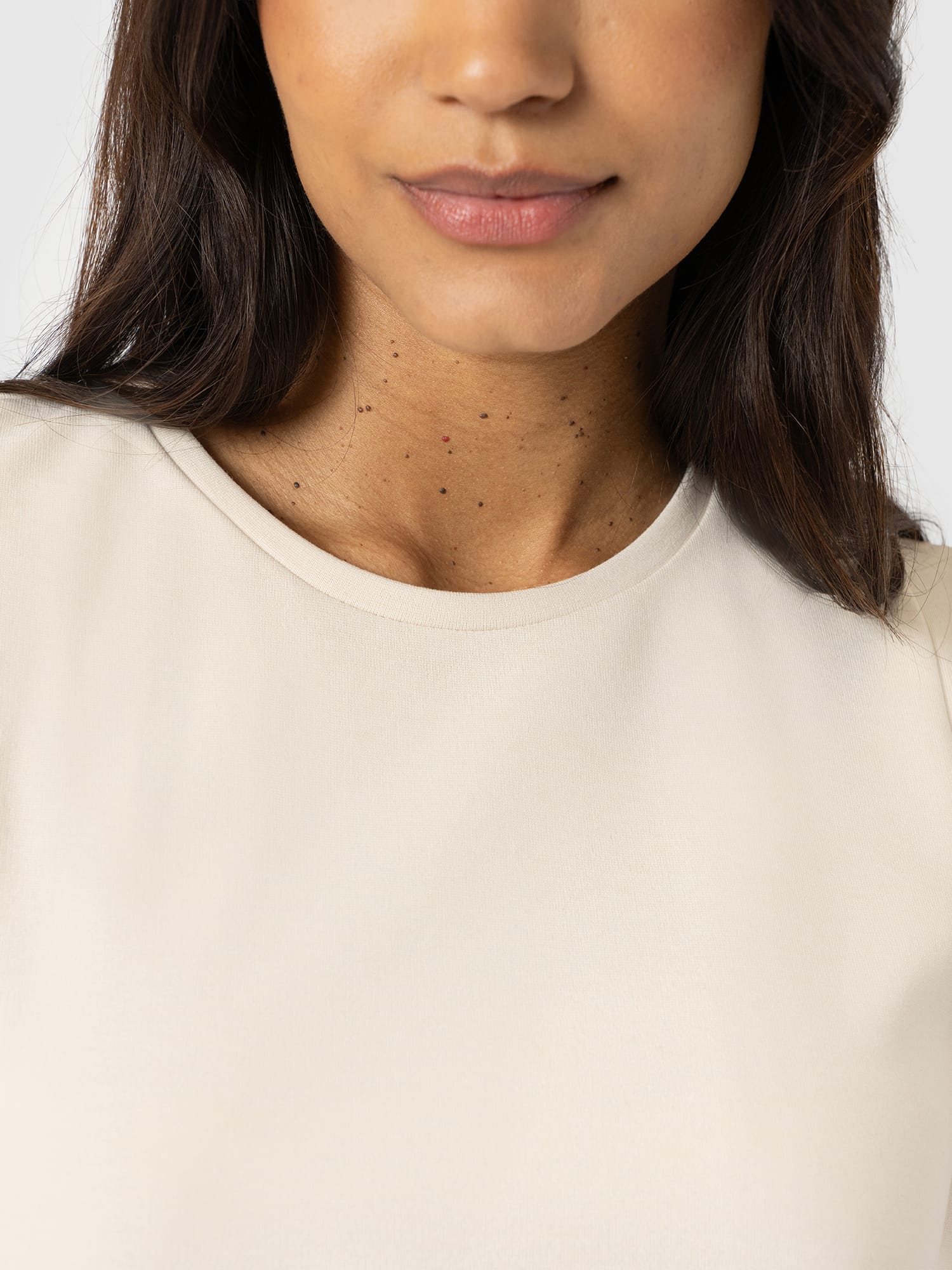 Rowan Tee - Cream - Women's T-shirts | Saint + Sofia® UK