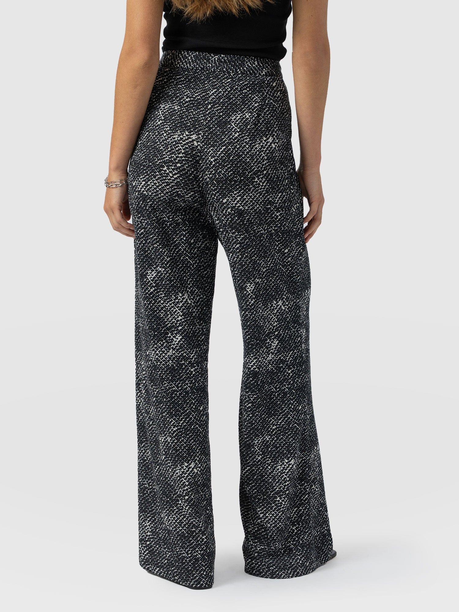 Sawyer Pant Monochrome Gothica - Women's Trousers | Saint and Sofia® UK