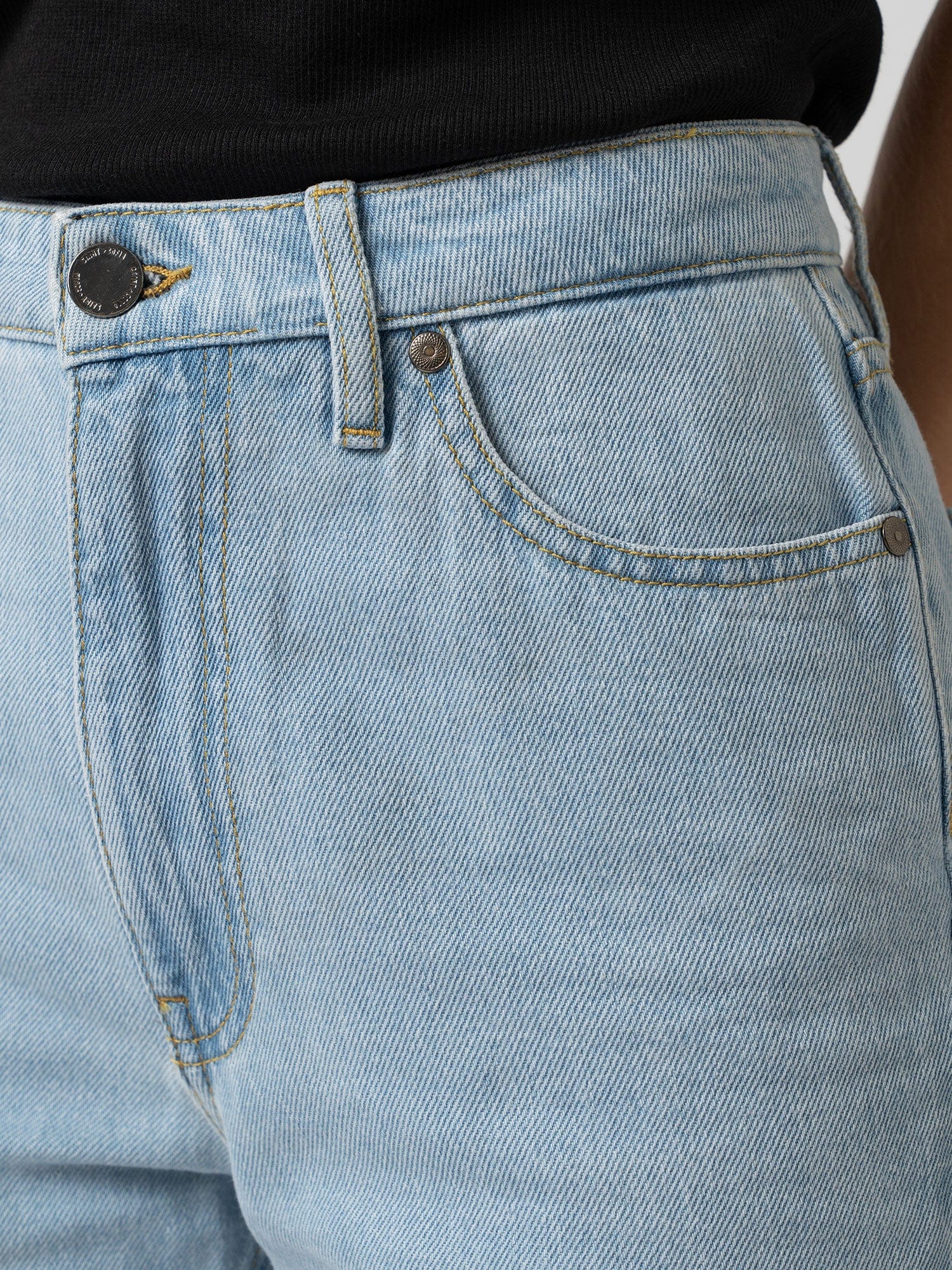 Slim Mom Jeans Pale Blue - Women's Jeans | Saint + Sofia® UK