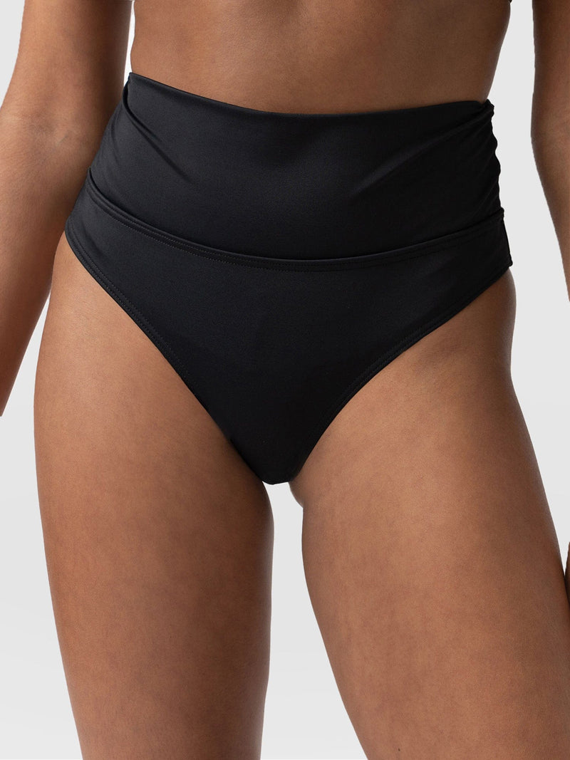 https://uk.saintandsofia.com/cdn/shop/files/sol-tankini-bottom-black-women-s-swimwear-saint-sofia-uk-30805279735911.jpg?v=1684736855&width=800