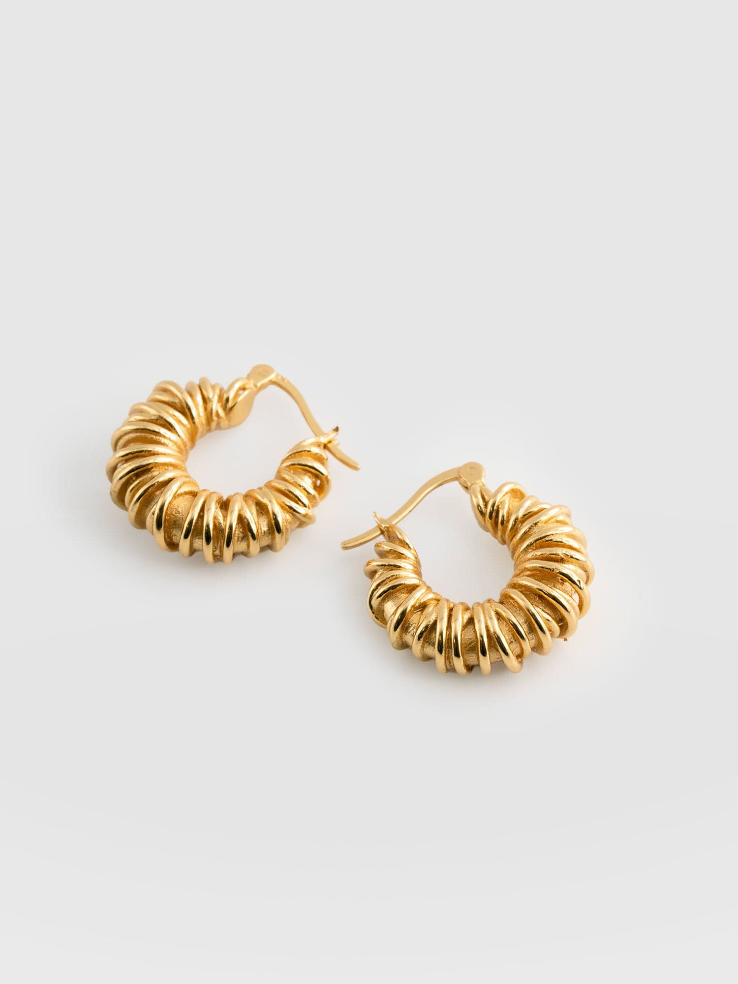 Swirl Hoop Earrings Gold - Women's Jewellery | Saint + Sofia® UK
