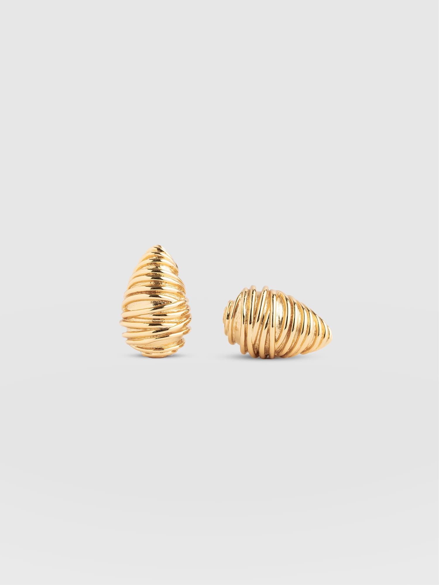 Teardrop Swirl Earrings - Gold - Women's Jewellerys | Saint and Sofia® UK