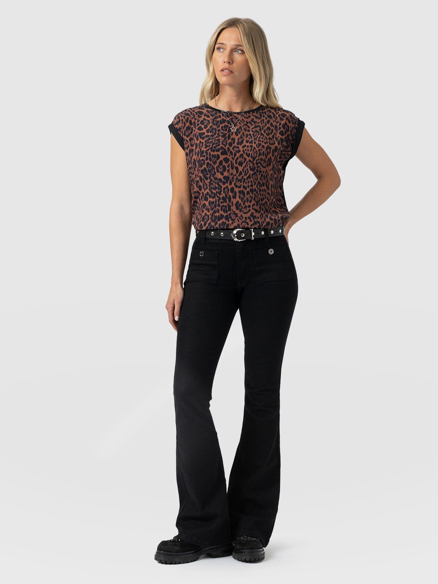 Turn Up Contrast Tee - Brown Leopard