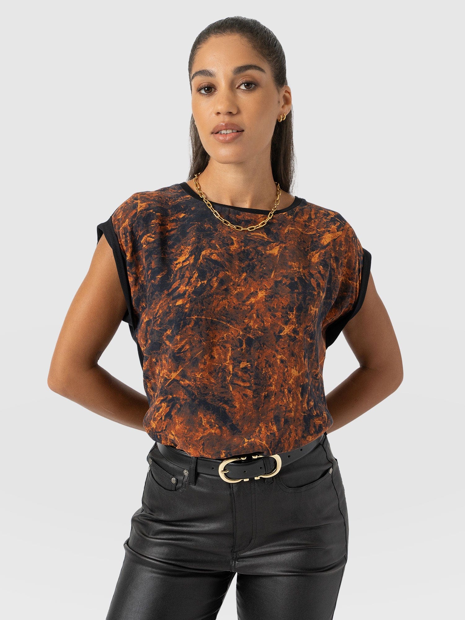 Turn Up Contrast Tee - Brown Marble