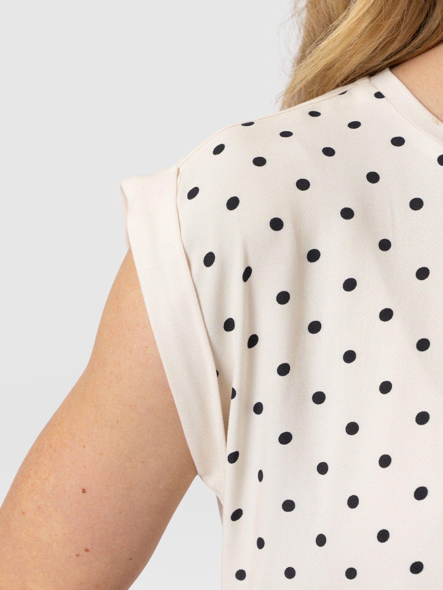 Turn Up Contrast Tee - Cream Polka Dot