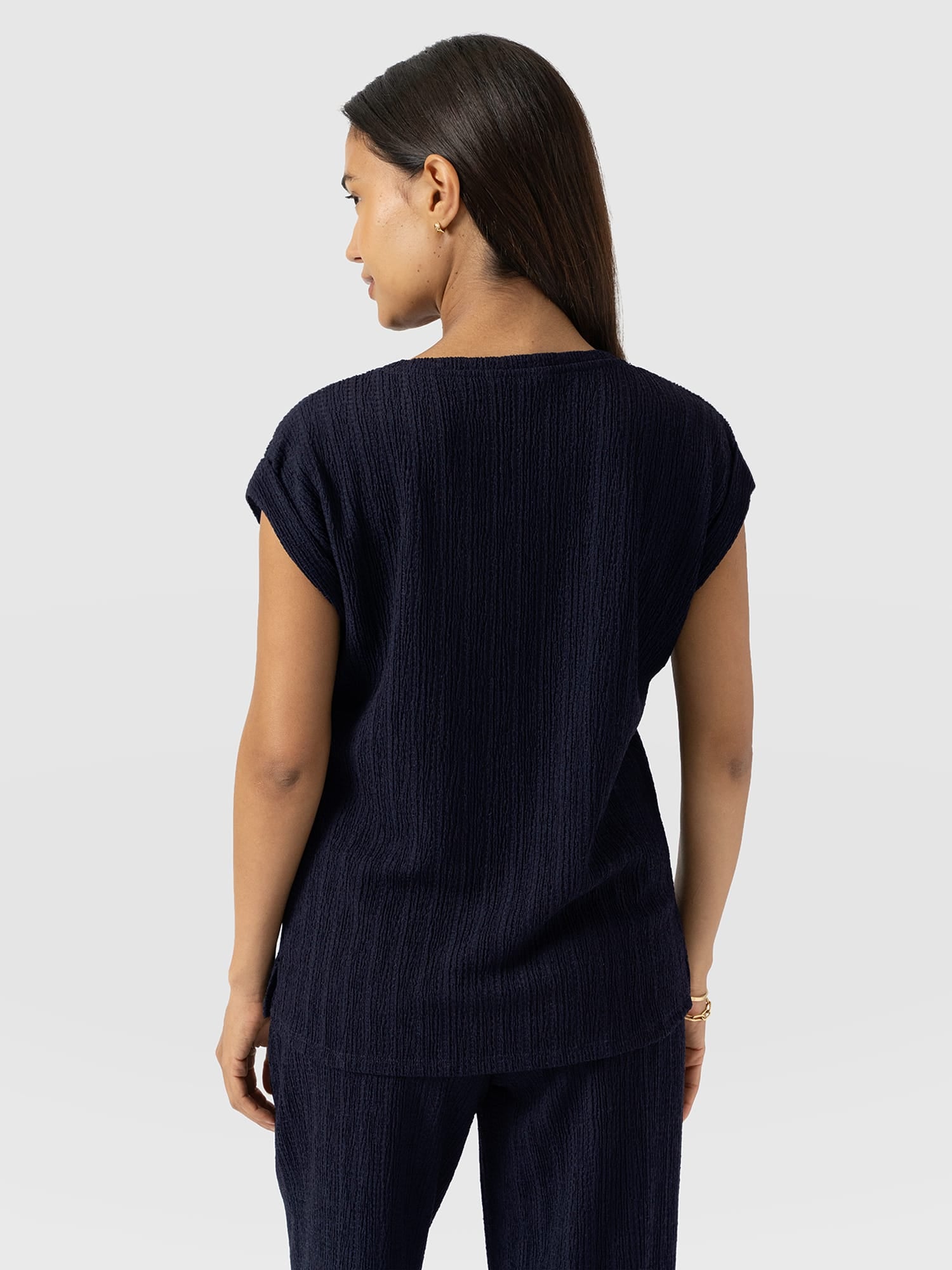 Turn Up Tee - Navy Textured - Women's T-shirts | Saint + Sofia® UK