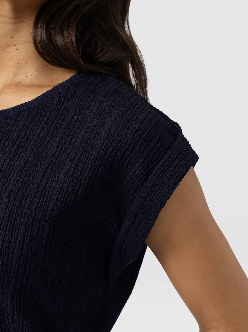 Turn Up Tee - Navy Textured - Women's T-shirts | Saint + Sofia® UK