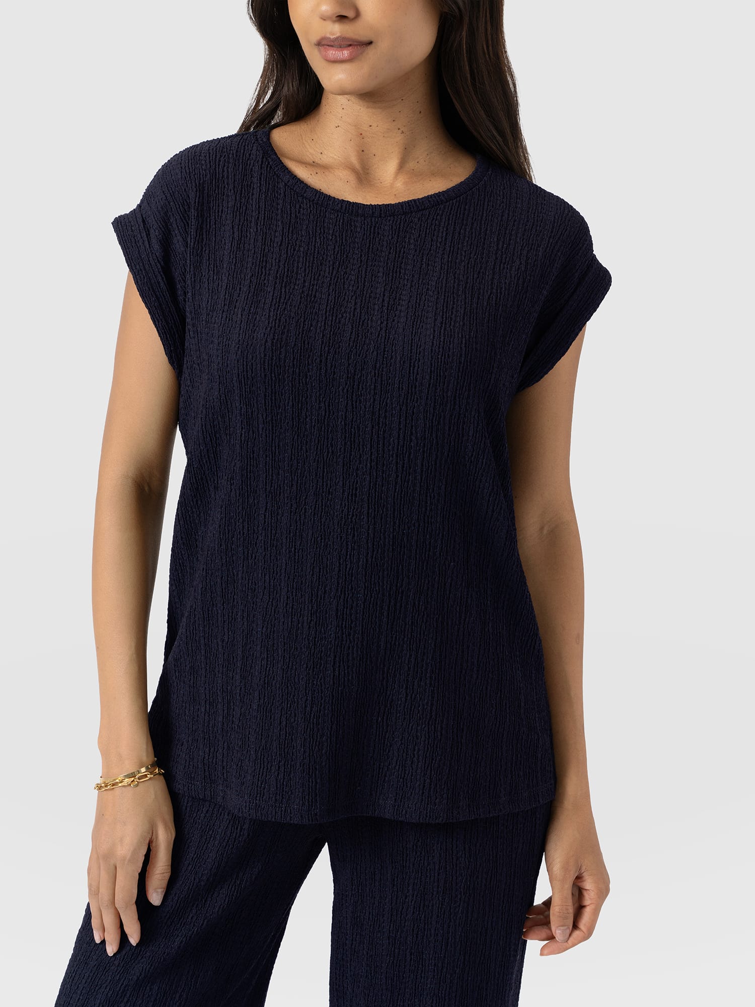 Turn Up Tee - Navy Textured - Women's T-shirts | Saint + Sofia® UK