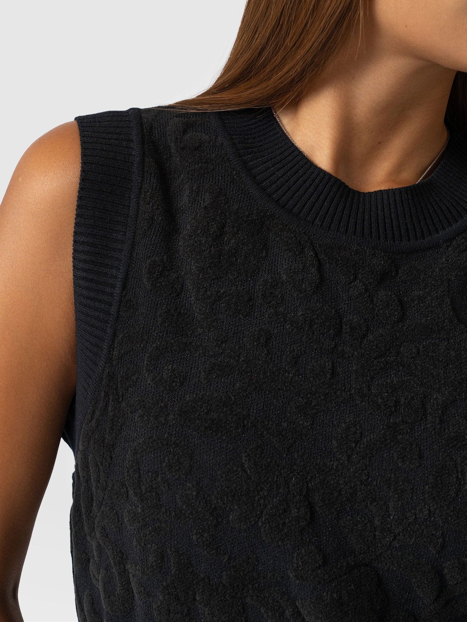 Wren Sleeveless Knit Black - Women's Vests | Saint + Sofia® UK