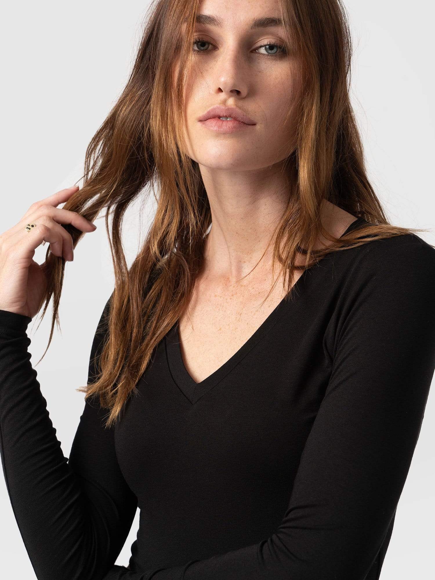 Austen V Neck Tee Black - Women's T-Shirts | Saint + Sofia® UK