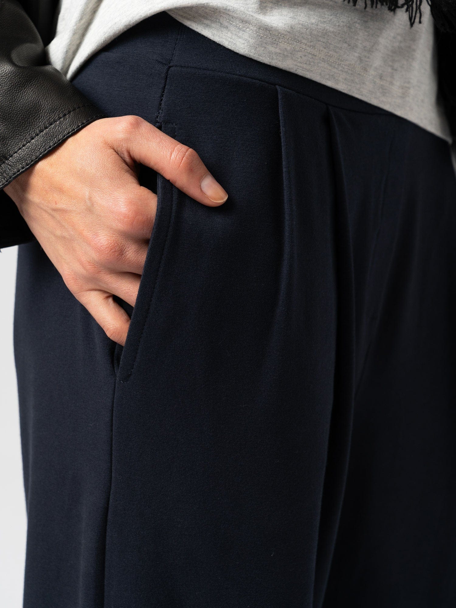 Camden Wide Leg Pant Navy - Women's Trousers | Saint + Sofia® UK