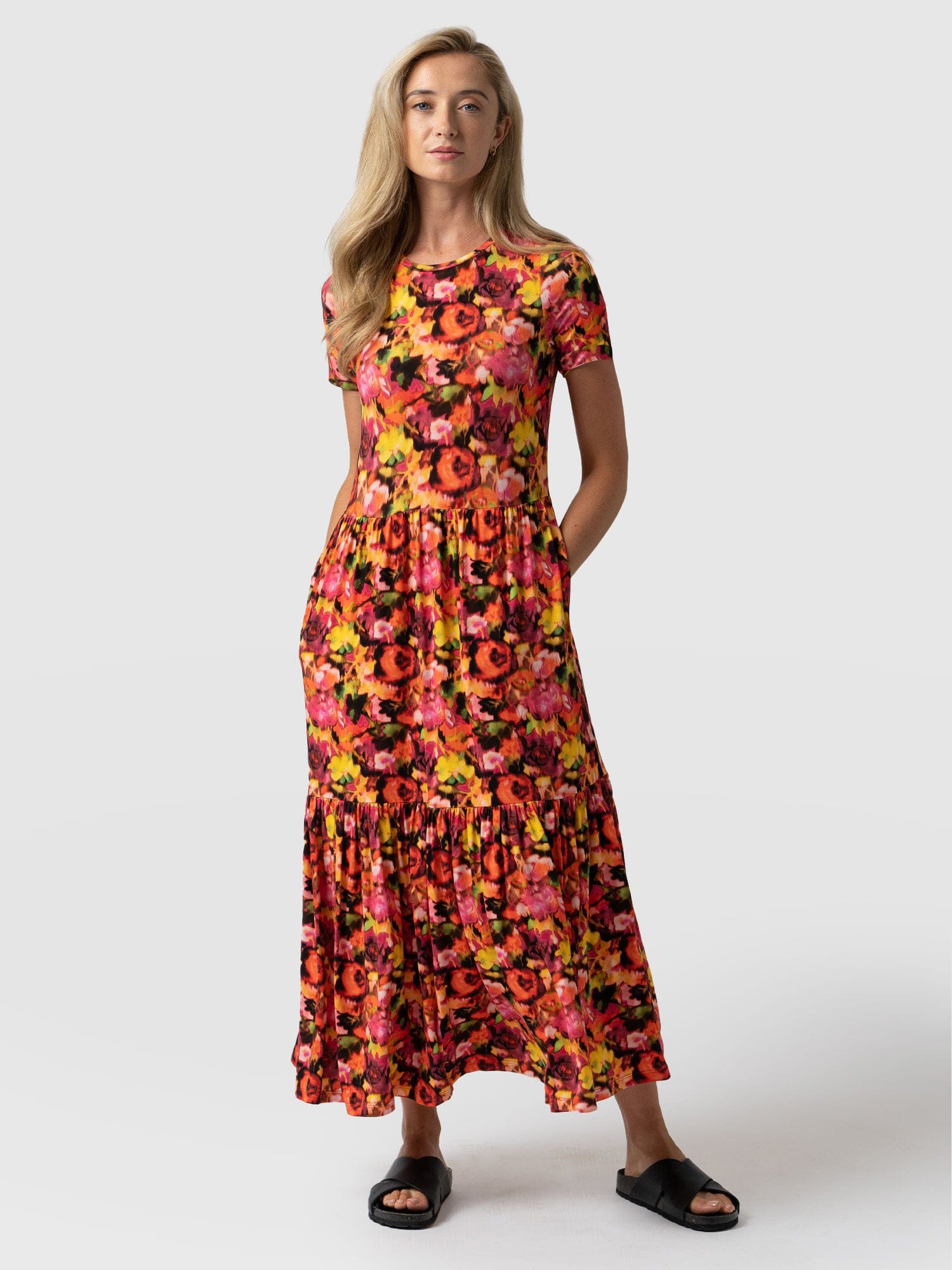 Printed Bodycon Short Sleeve Dress with round neckline in midi length -  Sale from Yumi UK