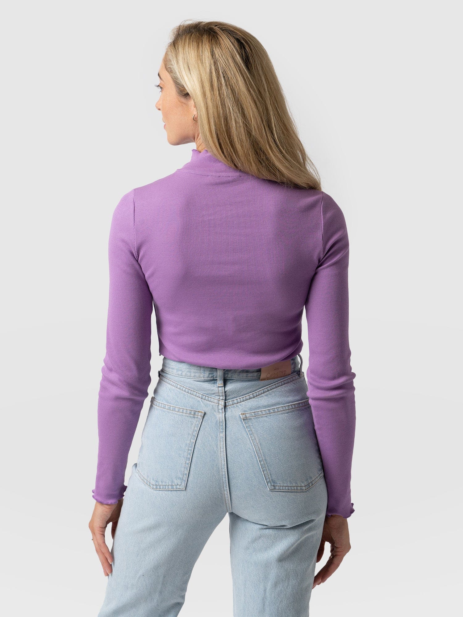 Ruffle Edge Ribbed Top Misty Purple - Women's Tops | Saint + Sofia® UK