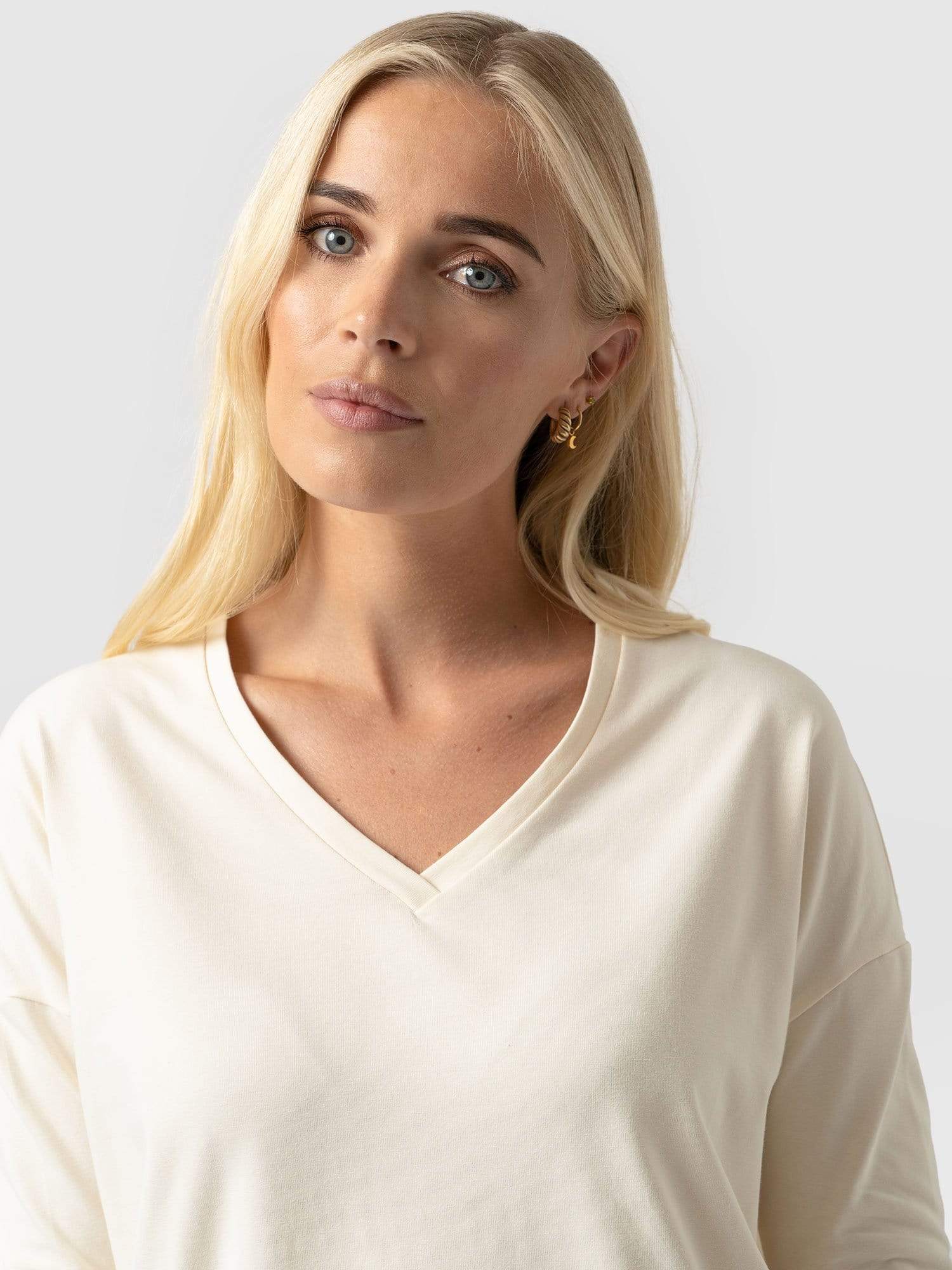 V Neck Long Sleeve Tee Cream